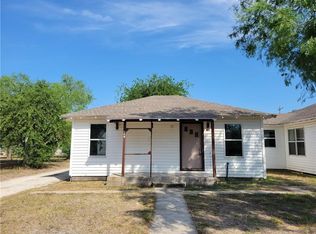 319 S Nueces St, Mathis, TX 78368
