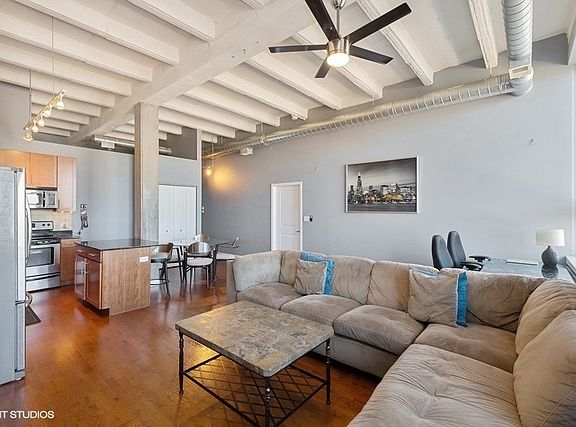 5th image of 4131 W Belmont Ave Unit 403