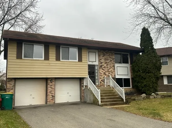 405 Fernwood Dr, Westmont, IL 60559