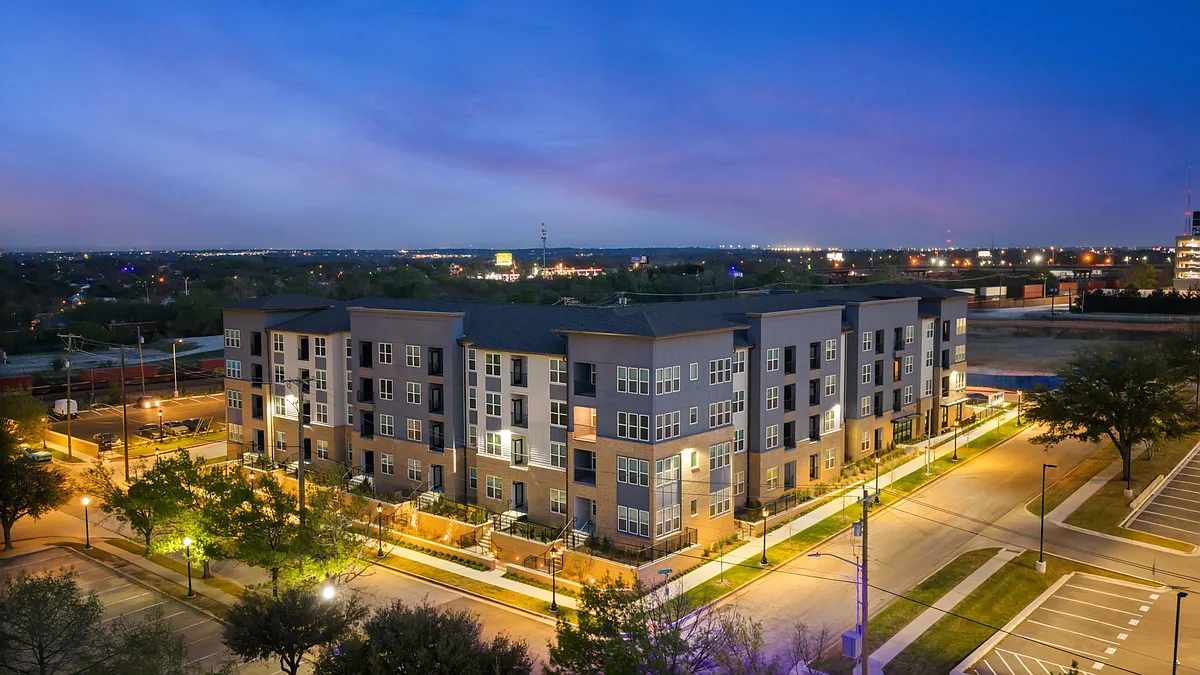 Building Photo - Thrive on Crawford
