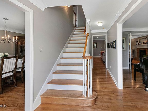 4th image of 1224 Harper Pl