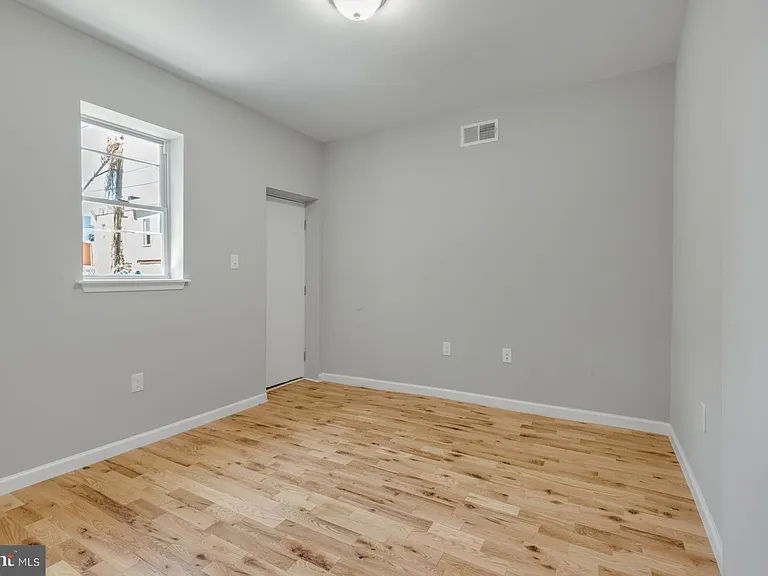 410 Diamond St #1 — Photo 10