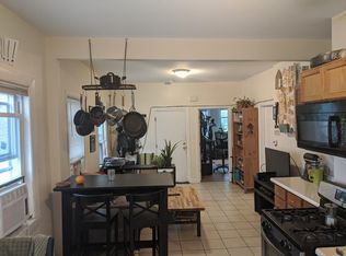 137 Willow St #A1, Cambridge, MA 02141