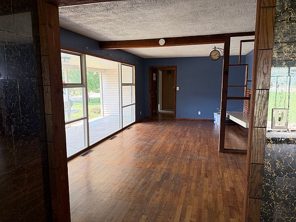 5th image of 2100 Orchard Ln