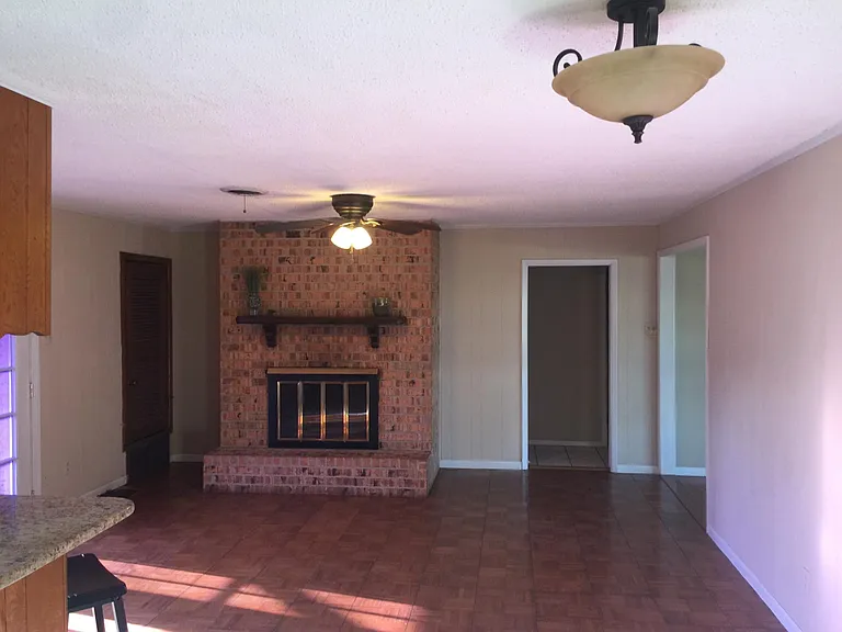 400 White Oak Dr — Photo 6