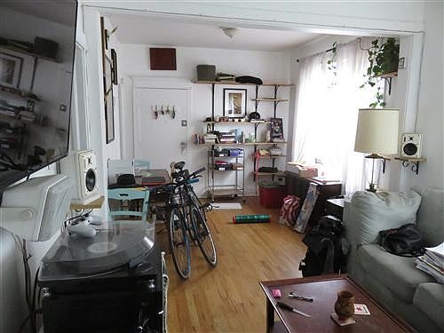 1st image of 3049 W Medill Ave #1EE