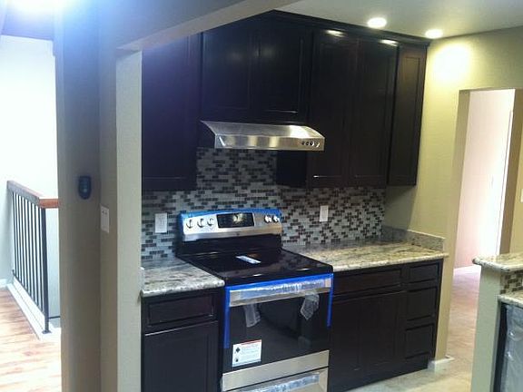2nd image of 2065 Oak Creek Pl