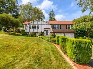 38 Pine St, Trumbull, CT 06611