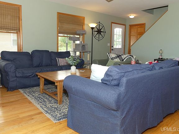 5th image of 21884 E Morris St