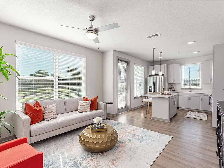 Madison Pointe Apartments — Photo 4