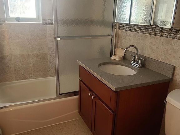 5th image of 2268 E 22nd St