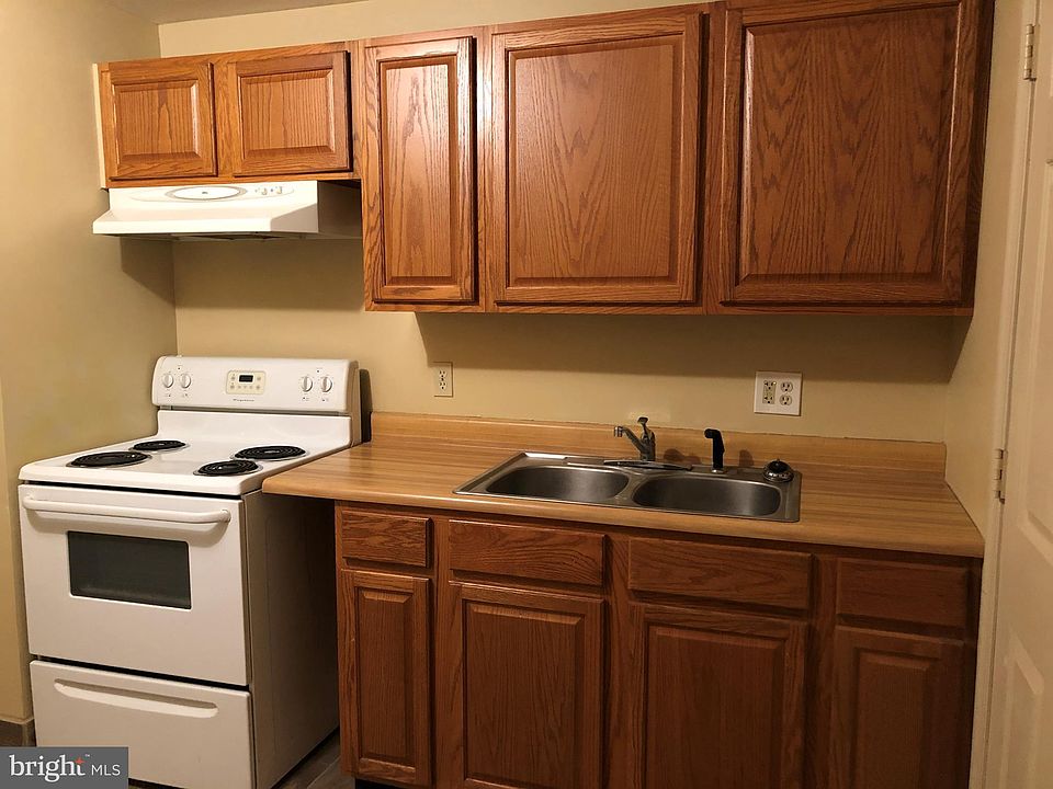 1st image of 3416 Monarch Ln #1