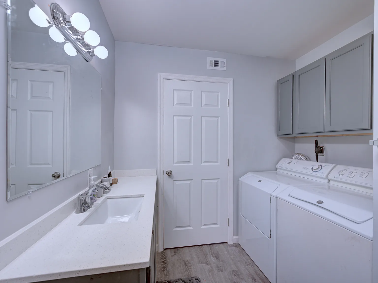2 bed, 800 sqft, $1,600 — Photo 4