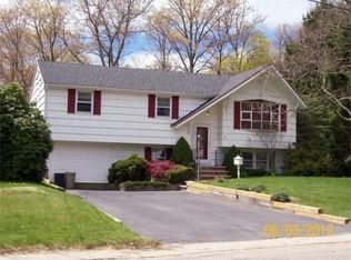 32 Eastfield Dr, Brockton, MA 02302