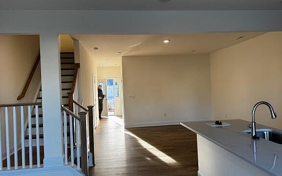 4th image of 938 Kensley Grove Ln
