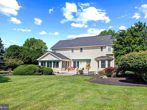 2nd image of 116 Prospect Bay Dr W
