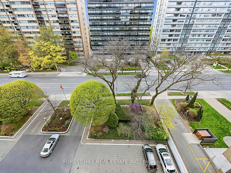 561 Avenue Rd #803-4 — Photo 21