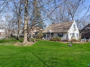 56 Knollwood Dr, Paramus, NJ 07652