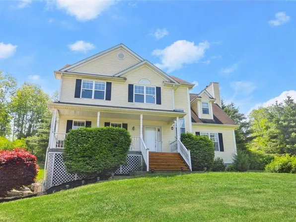 15 Orchard Drive, Poughquag, NY 12570