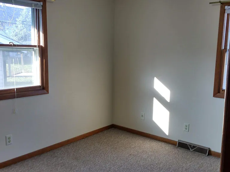 2122 J St — Photo 9