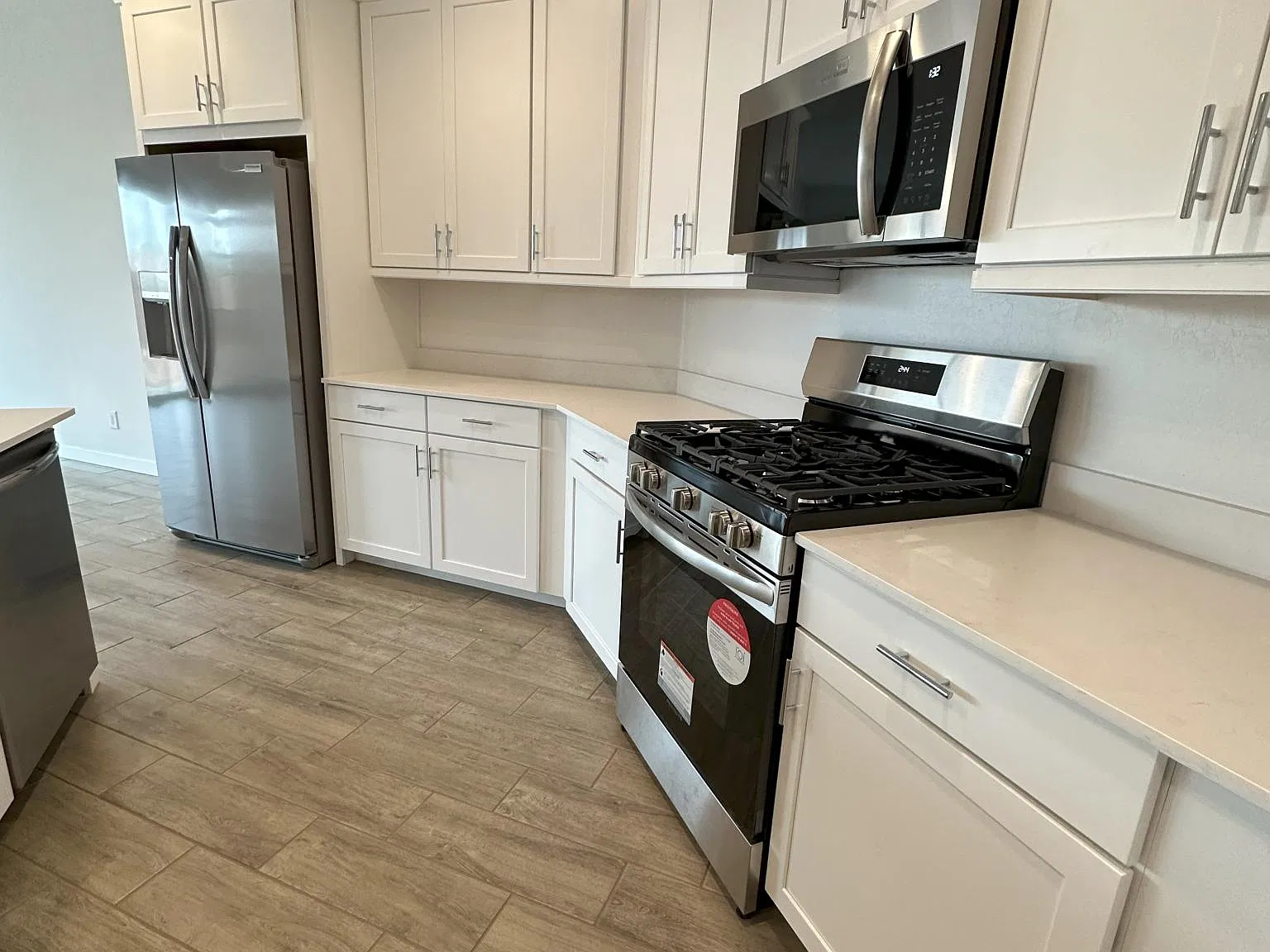 4 bed, 2264 sqft, $2,700 — Photo 3