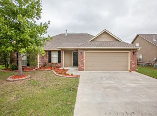 13647 N 111th East Ave, Collinsville, OK 74021