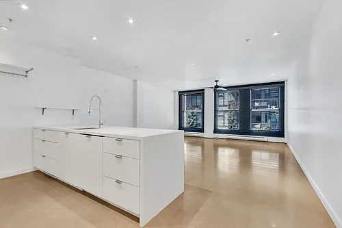 53 Hastings St W #604 Photo 1