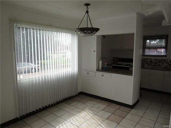 3rd image of 1840 Switzer Ave