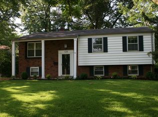 120 Maple Hill Ln, Saint Louis, MO