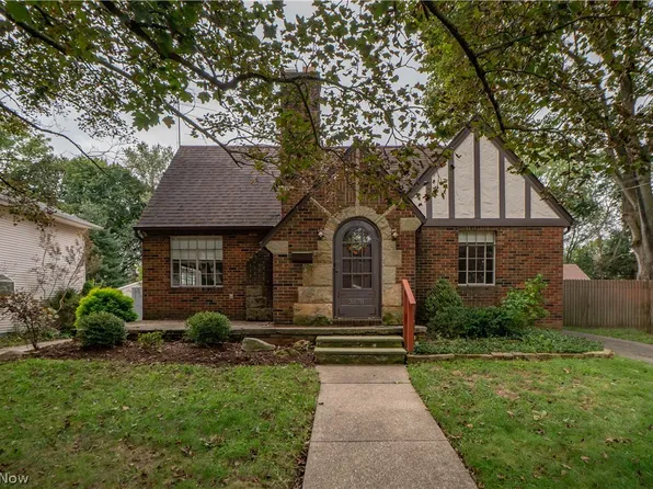 3878 Orchard St, Mogadore, OH 44260