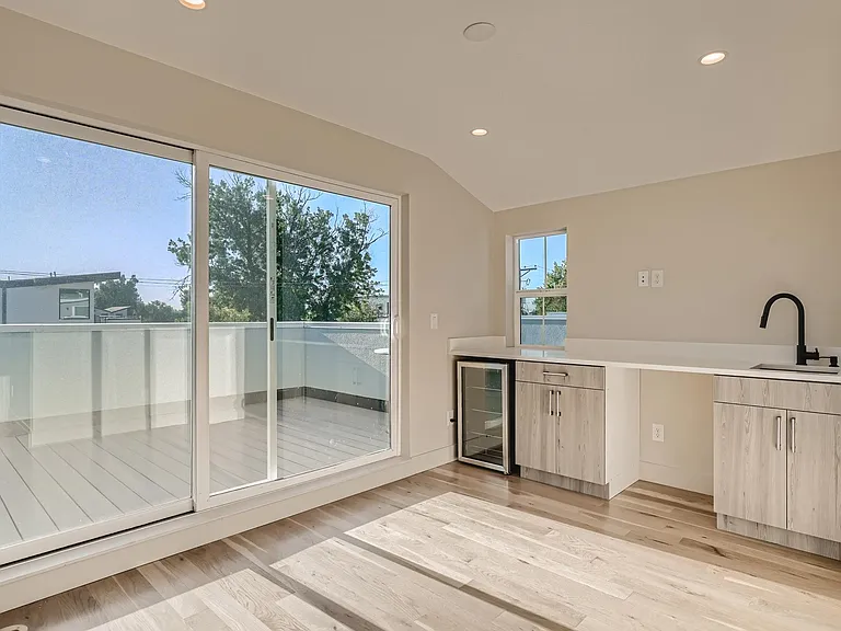 1456 N Zenobia St — Photo 21