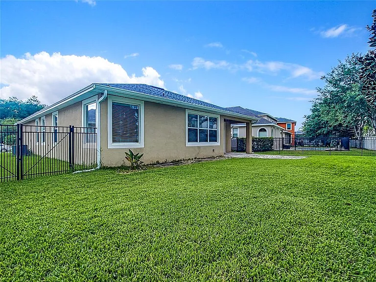 636 Spring Oak Cir — Photo 36