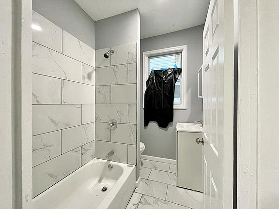 2nd image of 176 Hollywood Ave #1A
