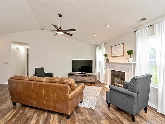 3rd image of 12520 Winding Creek Ln