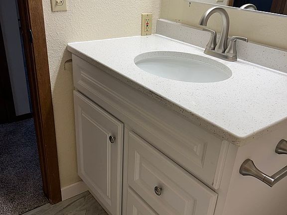 2nd image of 412 1st St NE APT 301