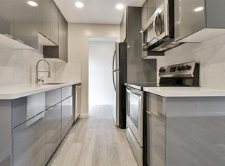 2483 Middlefield Rd, Redwood City, CA 94063