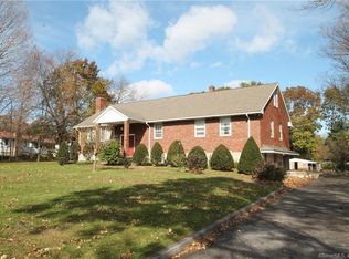 212 Park Ln, Trumbull, CT 06611