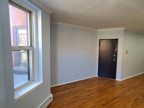 2nd image of 3027 Kennedy Blvd #51