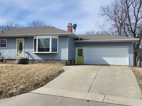 402 Beverly Hills St, Waterloo, IA 50701