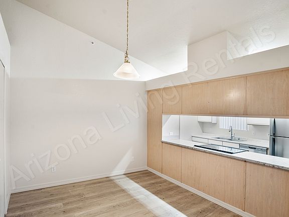 5th image of 2710 Bluewater Dr APT 5