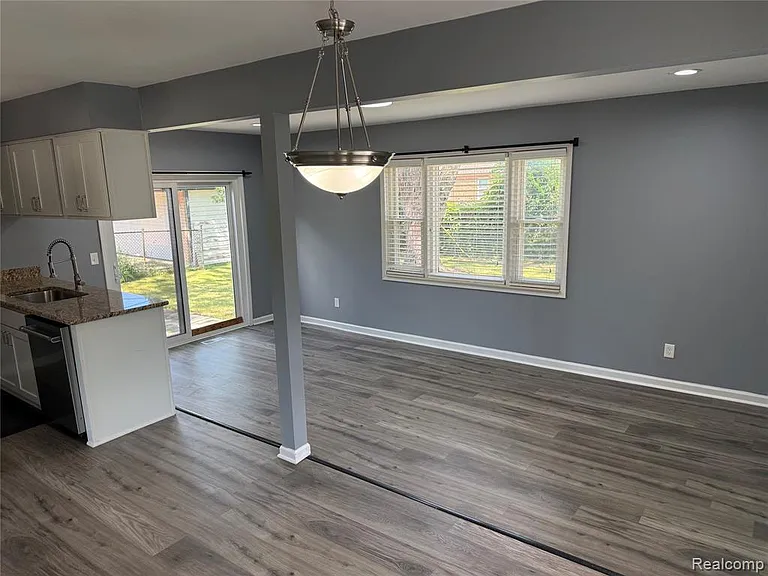 32246 Oakview Dr — Photo 9