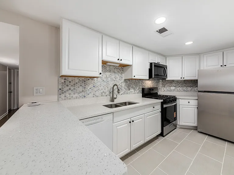 2910 N Halsted St #G — Photo 5