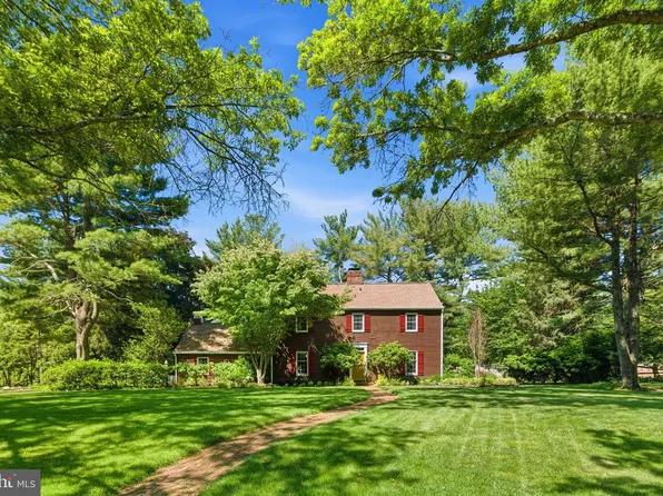 3 Lookout Ln, Washington Crossing, PA 18977