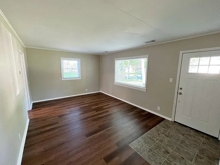 3608 Robinhood Ter — Photo 4