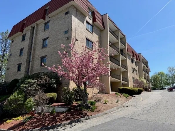 157 Franklin St APT E2, Stoneham, MA 02180