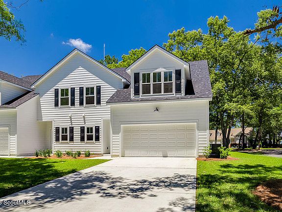 5th image of 1012 Hedge St NE