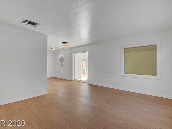 4th image of 1922 Stewart Ave