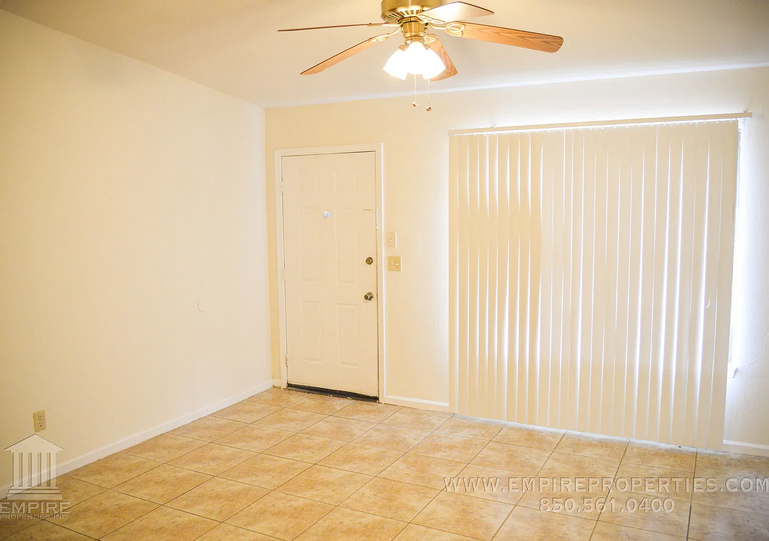Large One Bedroom Apartment — Photo 2