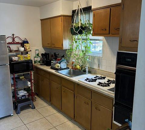 4th image of 1729 Chandler St