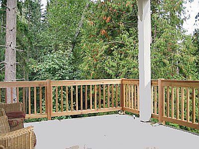 Covered back deck w/gas stub